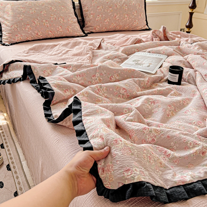91家纺网 家纺一手货源 找家纺 仟网汇 2025新款皱皱纱赫本风花边夏被夏凉被空调被四件套 赫本风-素颜