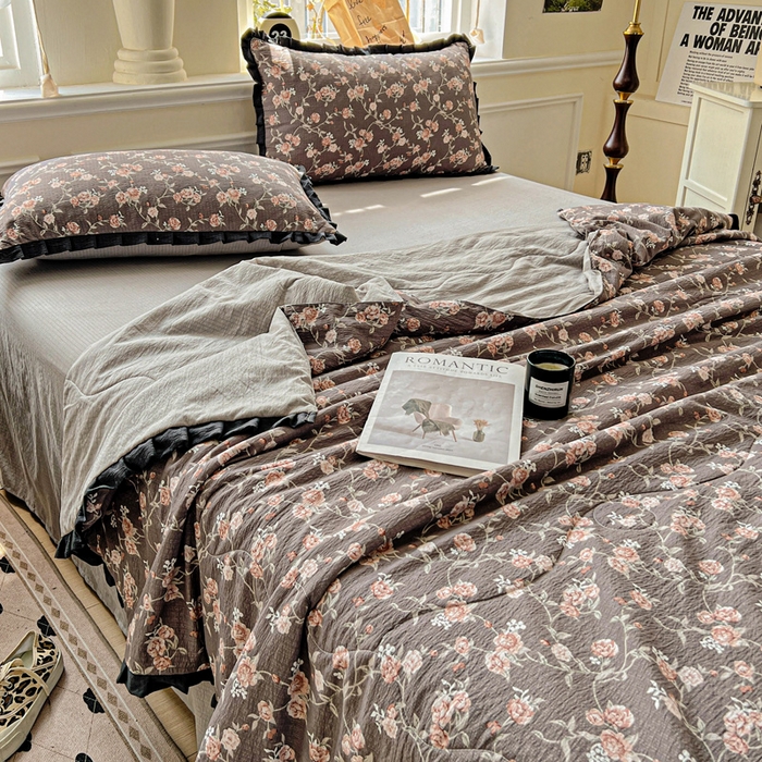 91家纺网 家纺一手货源 找家纺 仟网汇 2025新款皱皱纱赫本风花边夏被夏凉被空调被四件套 赫本风-塞纳河畔