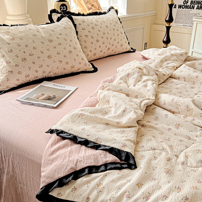 91家纺网 家纺一手货源 找家纺 仟网汇 2025新款皱皱纱赫本风花边夏被夏凉被空调被四件套 赫本风-梦境