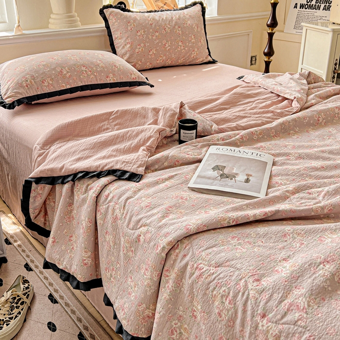 91家纺网 家纺一手货源 找家纺 仟网汇 2025新款皱皱纱赫本风花边夏被夏凉被空调被四件套 赫本风-素颜