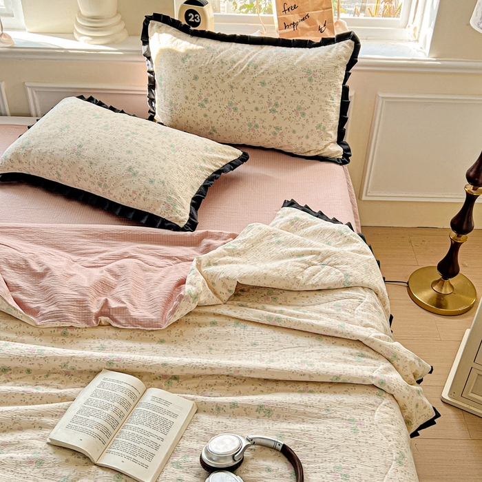 91家纺网 家纺一手货源 找家纺 仟网汇 2025新款皱皱纱赫本风花边夏被夏凉被空调被四件套 赫本风-花知晓