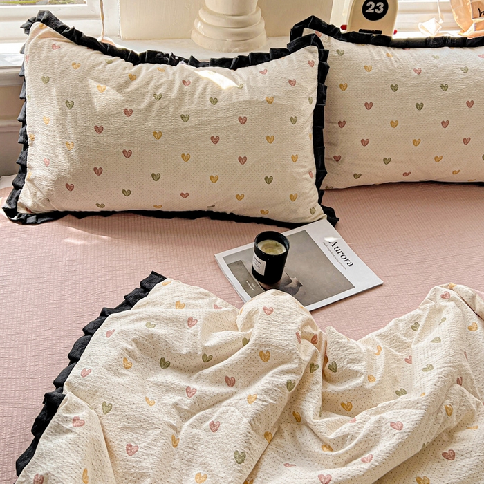 91家纺网 家纺一手货源 找家纺 仟网汇 2025新款皱皱纱赫本风花边夏被夏凉被空调被四件套 赫本风-小桃运