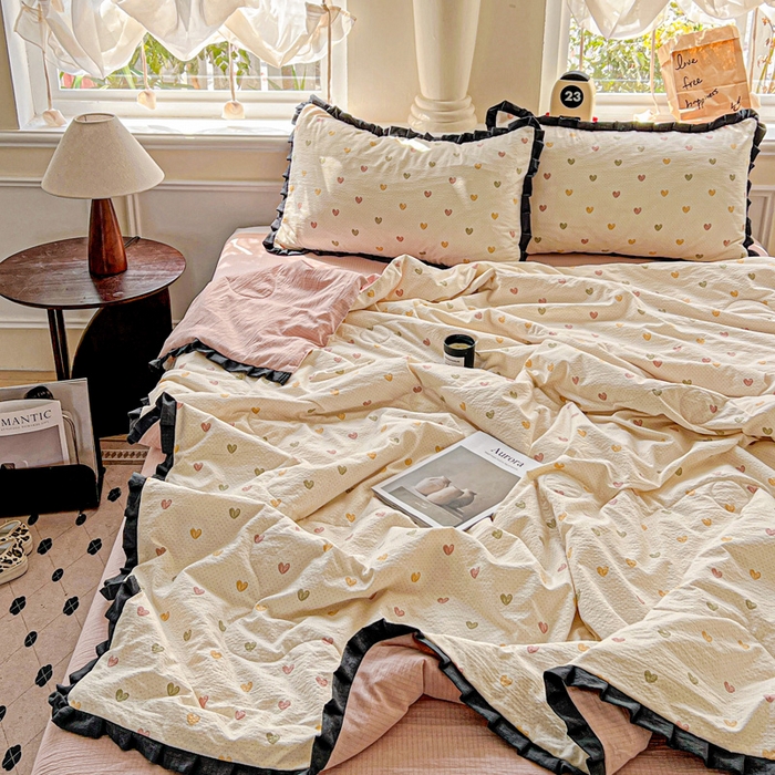 91家纺网 家纺一手货源 找家纺 仟网汇 2025新款皱皱纱赫本风花边夏被夏凉被空调被四件套 赫本风-小桃运