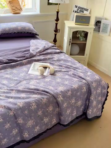 91家纺网 家纺一手货源 找家纺 （总）仟网汇 2025新款皱皱纱赫本风花边夏被夏凉被空调被四件套