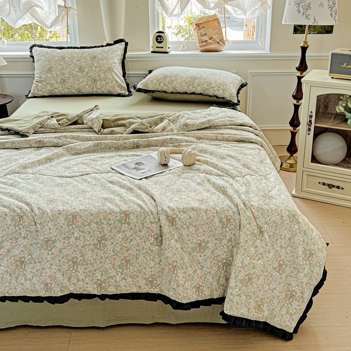 91家纺网 家纺一手货源 找家纺 仟网汇 2025新款皱皱纱赫本风花边夏被夏凉被空调被四件套 赫本风-花束绿