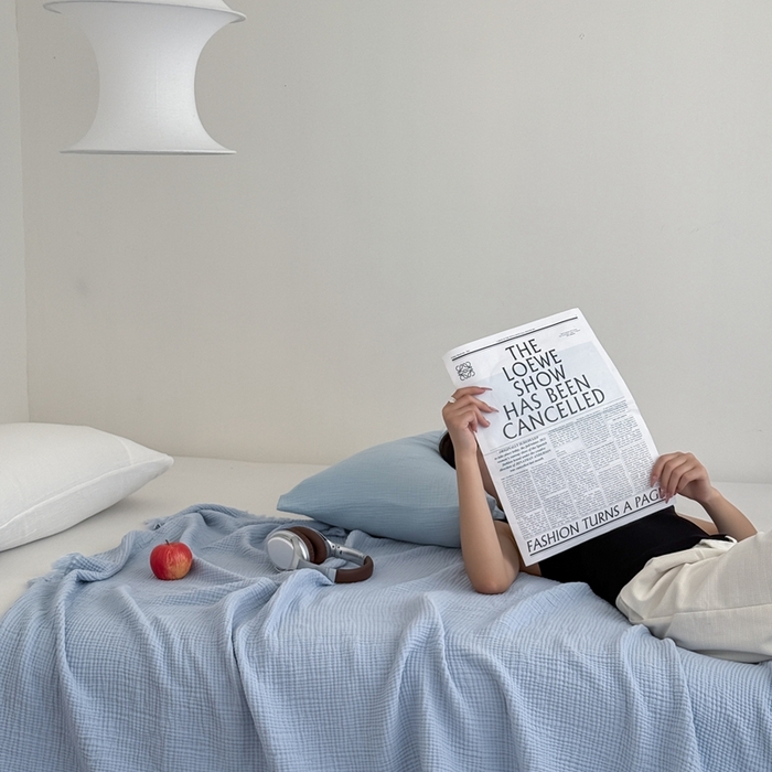 91家纺网 家纺一手货源 找家纺 （总）山舍家居 2025新款全棉四层纱流苏盖毯第三批 床拍图