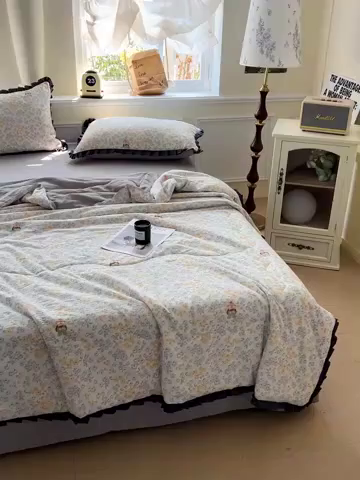 91家纺网 家纺一手货源 找家纺 仟网汇 2025新款皱皱纱赫本风花边夏被夏凉被空调被四件套 赫本风-妮可