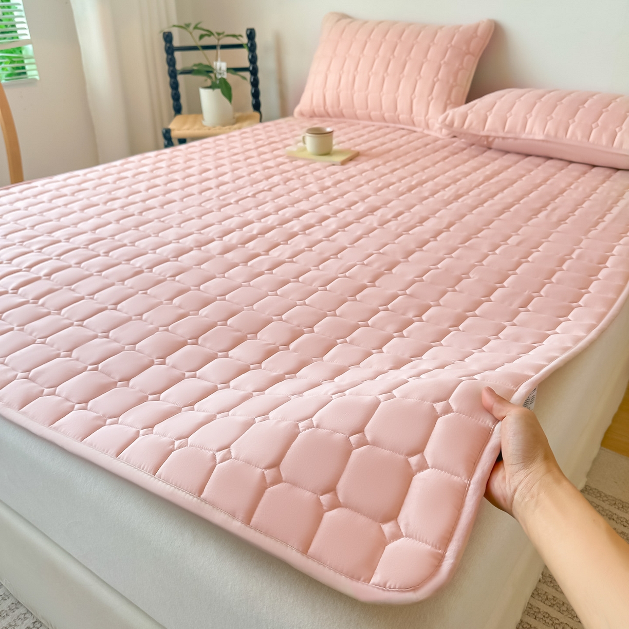 91家纺网 家纺一手货源 找家纺 （总）恒尚居 2025新款抗菌四季款床垫床护垫软垫床褥子防滑学生软床垫-简格