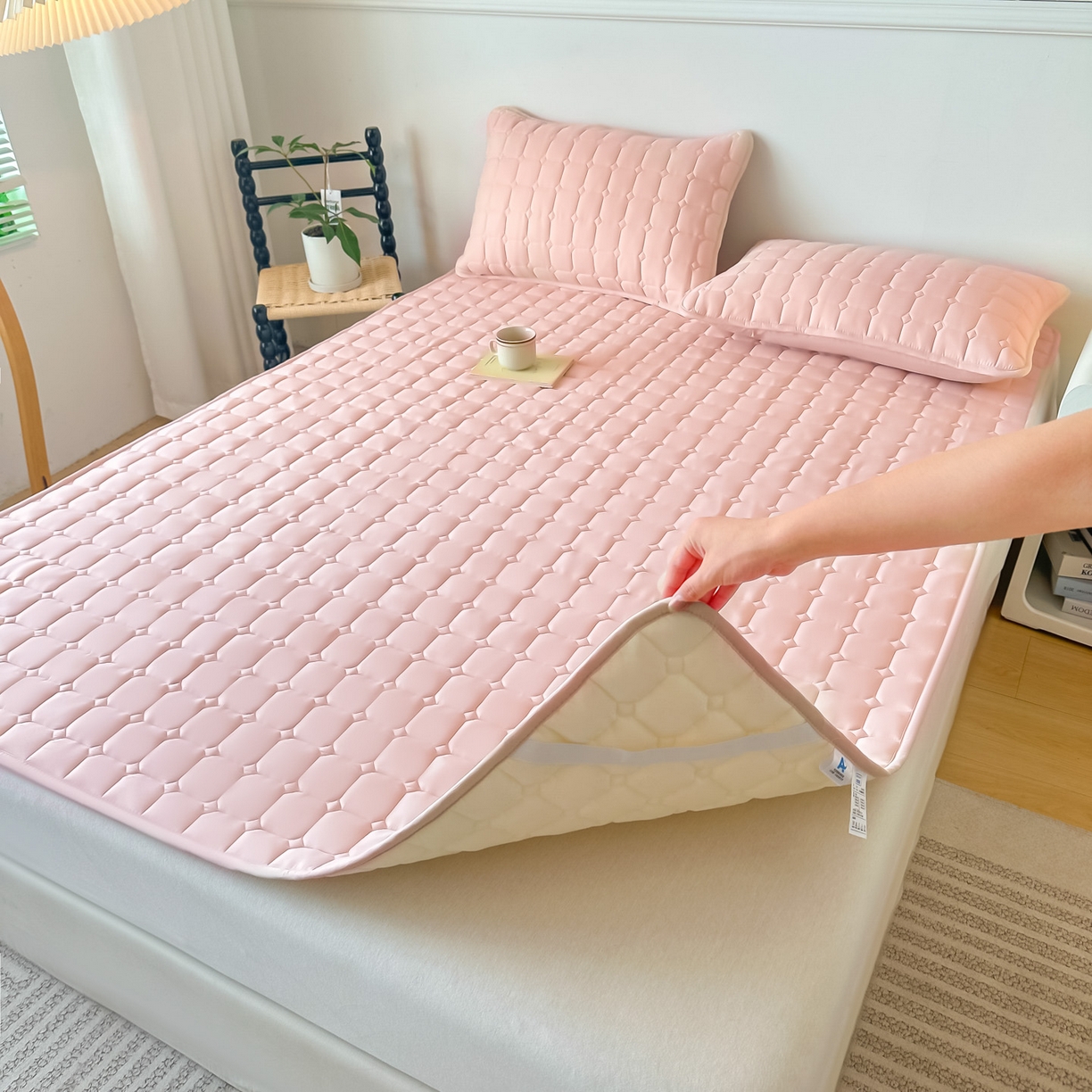 91家纺网 家纺一手货源 找家纺 （总）恒尚居 2025新款抗菌四季款床垫床护垫软垫床褥子防滑学生软床垫-简格