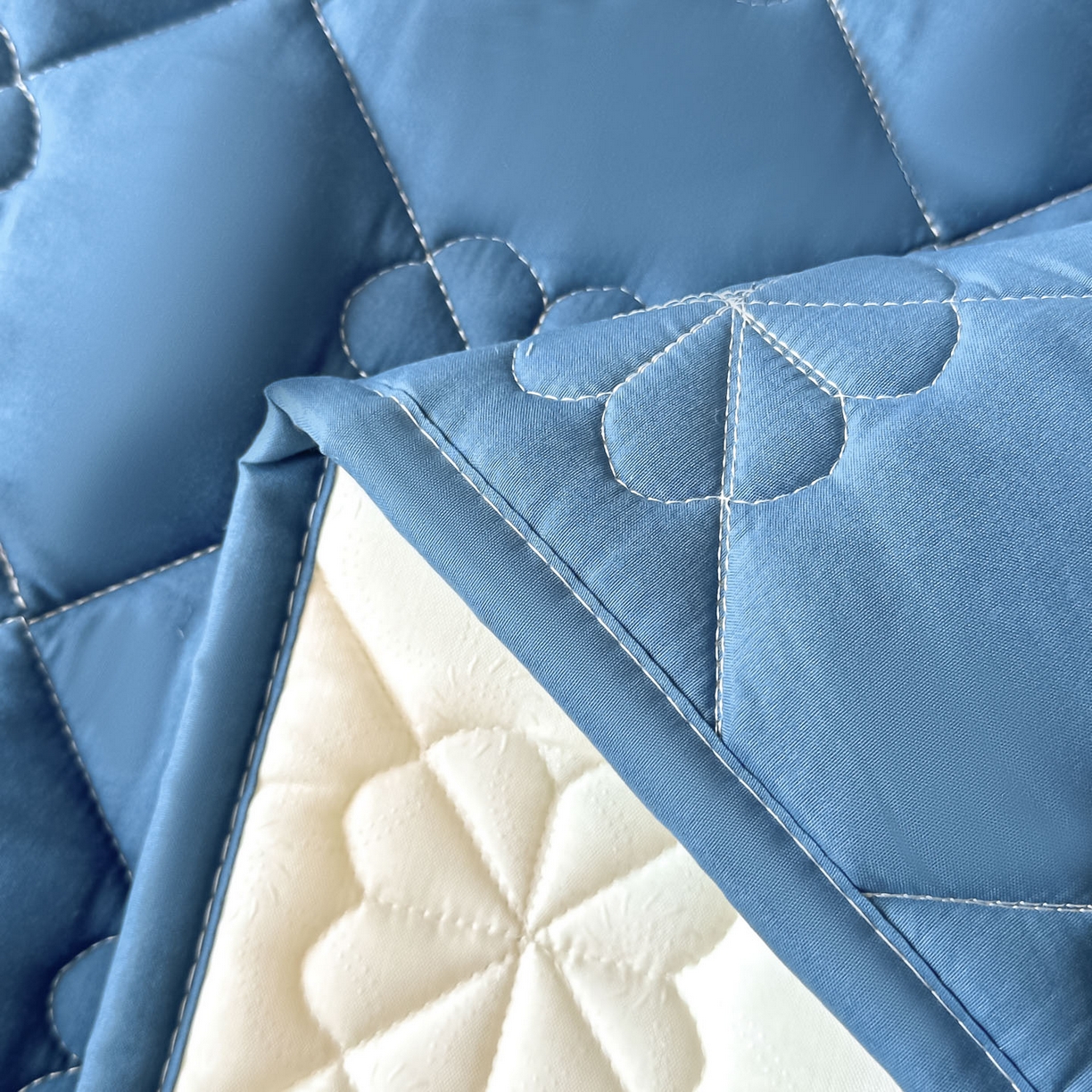 91家纺网 家纺一手货源 找家纺 恒尚居 2025新款大豆抗菌床垫床护垫软垫床褥子防滑学生软床垫四季款-格林 格林-蓝色