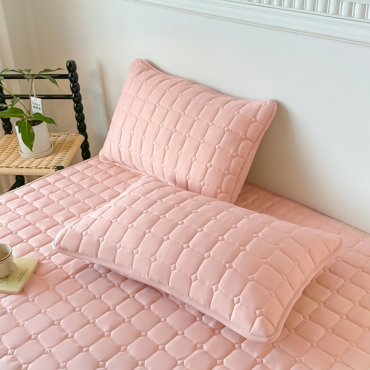 91家纺网 家纺一手货源 找家纺 恒尚居 2025新款抗菌四季款床垫床护垫软垫床褥子防滑学生软床垫-简格 简格-豆粉