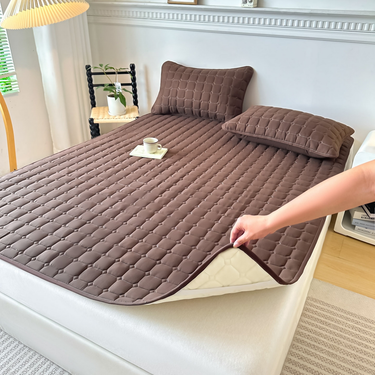 91家纺网 家纺一手货源 找家纺 恒尚居 2025新款抗菌四季款床垫床护垫软垫床褥子防滑学生软床垫-简格 简格-咖啡