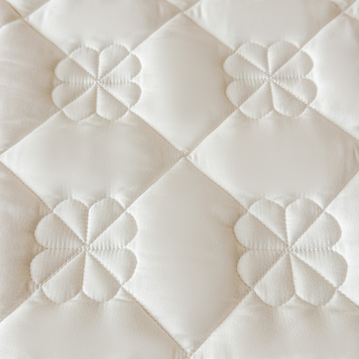 91家纺网 家纺一手货源 找家纺 恒尚居 2025新款大豆抗菌床垫床护垫软垫床褥子防滑学生软床垫四季款-格林 格林-米白