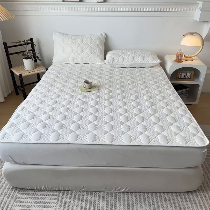 91家纺网 家纺一手货源 找家纺 恒尚居 2025新款大豆抗菌床垫床护垫软垫床褥子防滑学生软床垫四季款-格林 格林-米白