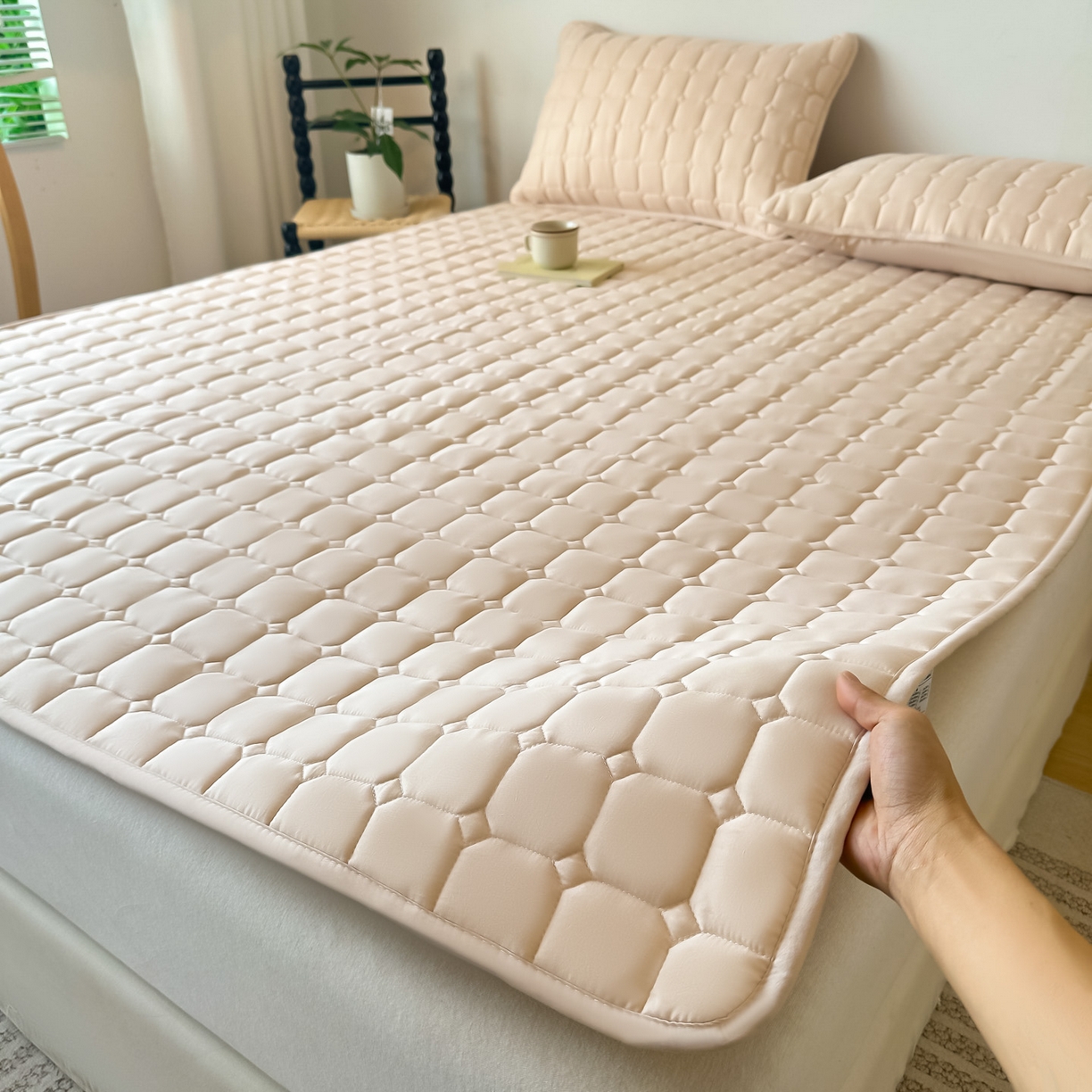 91家纺网 家纺一手货源 找家纺 恒尚居 2025新款抗菌四季款床垫床护垫软垫床褥子防滑学生软床垫-简格 简格-卡其
