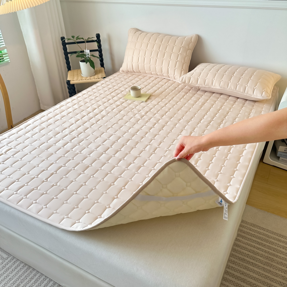 91家纺网 家纺一手货源 找家纺 恒尚居 2025新款抗菌四季款床垫床护垫软垫床褥子防滑学生软床垫-简格 简格-卡其