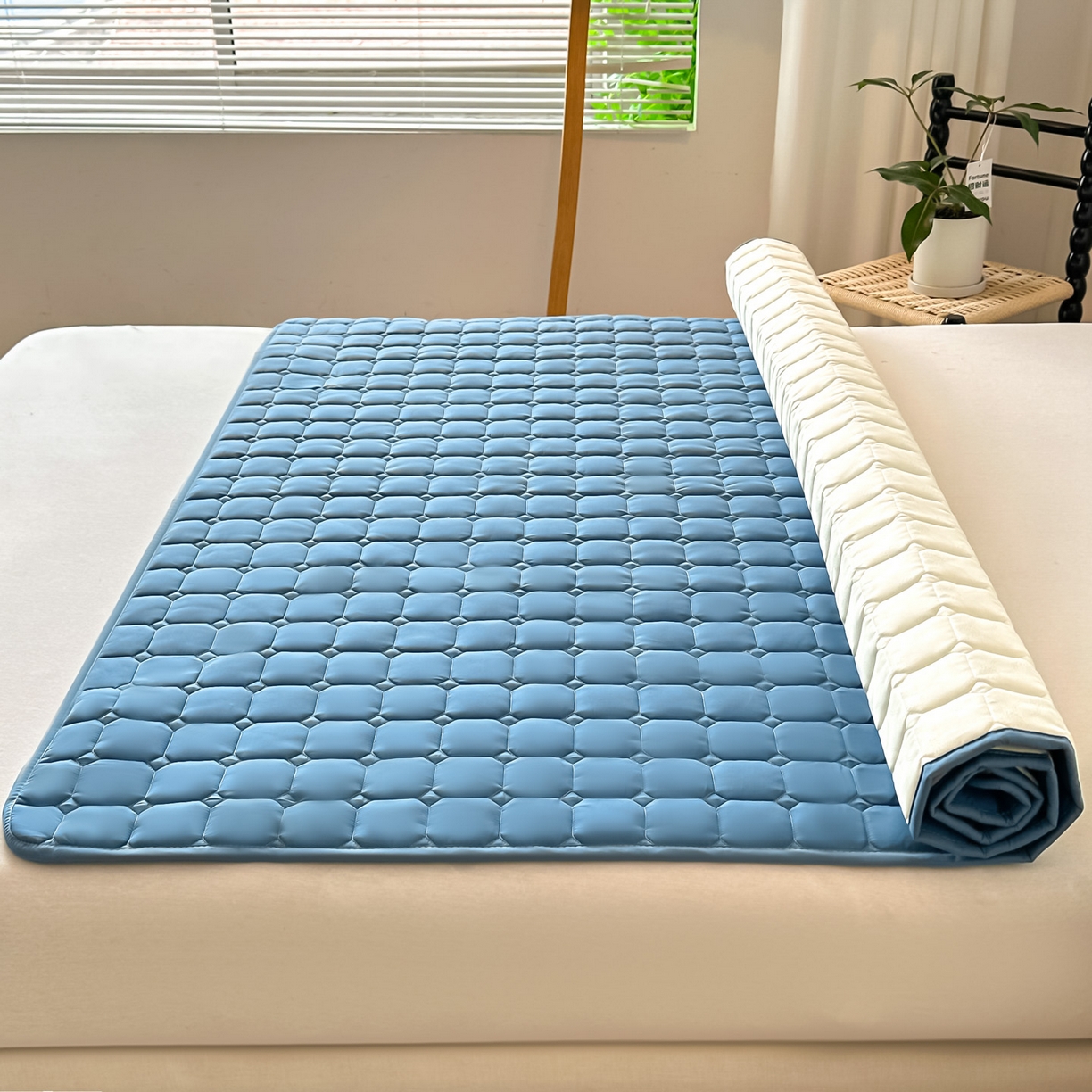 91家纺网 家纺一手货源 找家纺 恒尚居 2025新款抗菌四季款床垫床护垫软垫床褥子防滑学生软床垫-简格 简格-蓝色