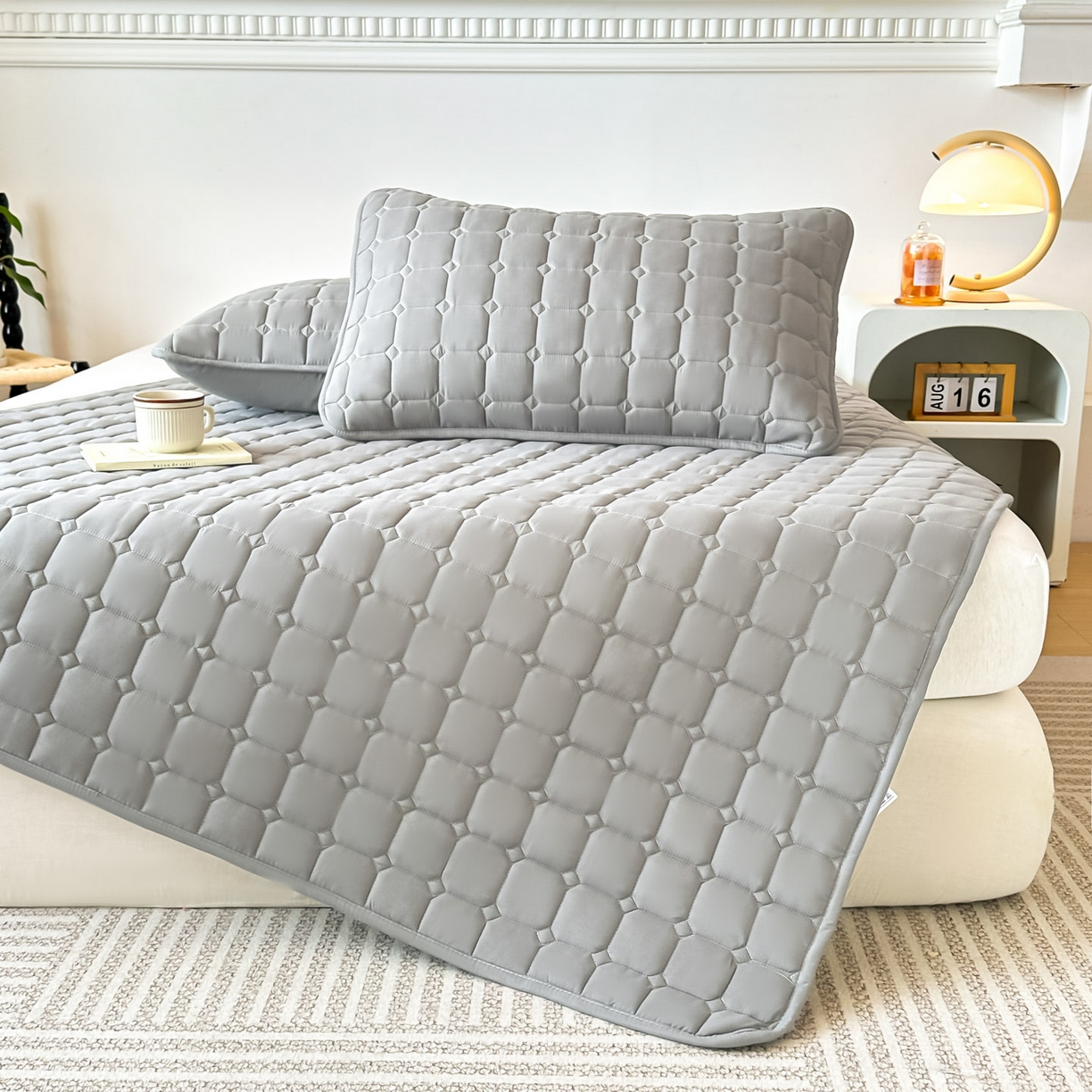 91家纺网 家纺一手货源 找家纺 恒尚居 2025新款抗菌四季款床垫床护垫软垫床褥子防滑学生软床垫-简格 简格-浅灰