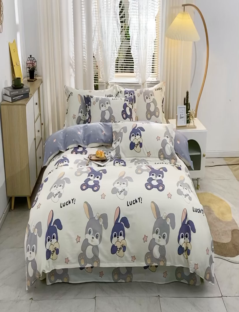 91家纺网 家纺一手货源 找家纺 2025新款40s简欧全棉纯棉印花多规格系列四件套 发条兔子