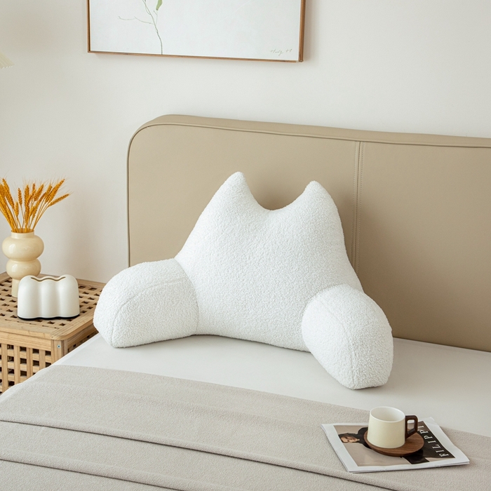 91家纺网 家纺一手货源 找家纺 沐沐家纺2026新款泰迪绒猫耳朵护腰靠背 白色