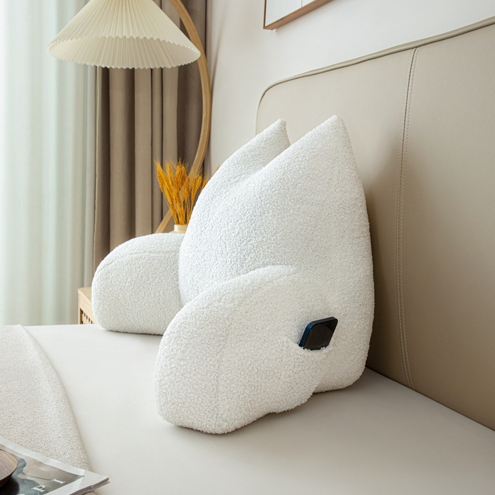 91家纺网 家纺一手货源 找家纺 沐沐家纺2026新款泰迪绒猫耳朵护腰靠背 白色