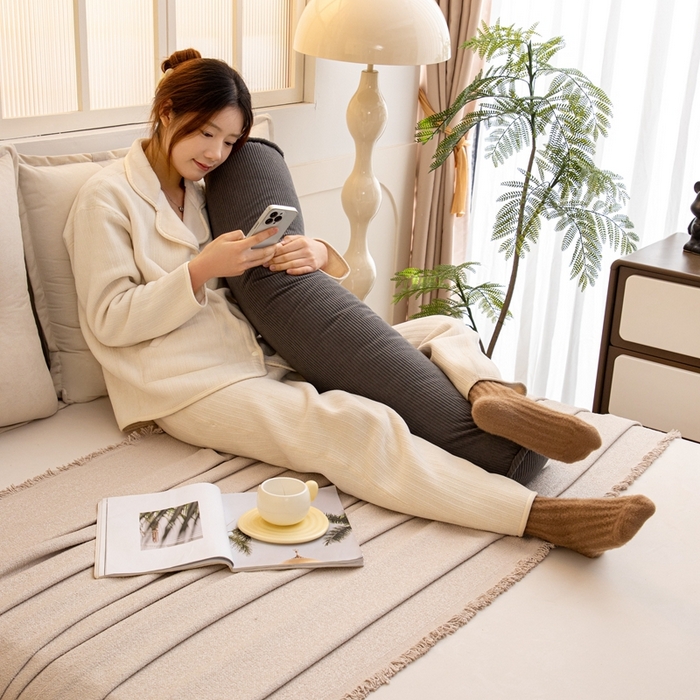 91家纺网 家纺一手货源 找家纺 沐沐家纺2026新款灯芯绒长条睡抱枕 深灰