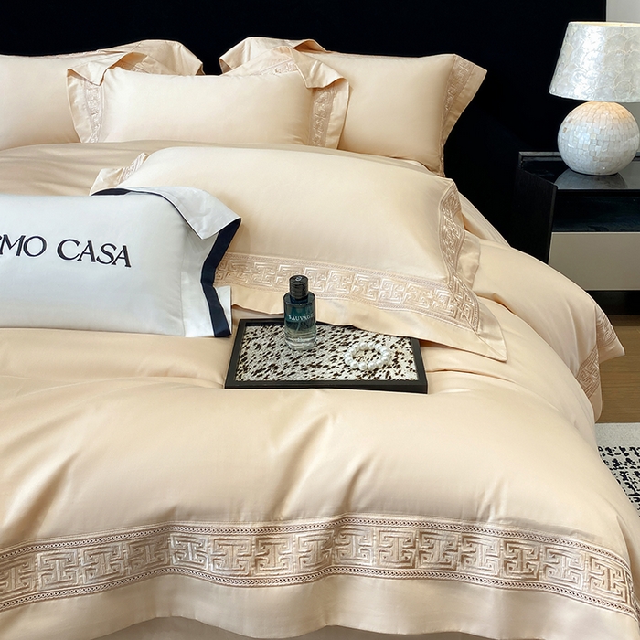 91家纺网 家纺一手货源 找家纺 星蕴家纺 2025新款双股长绒棉全棉纯棉刺绣四件套-柏林系列【最低控价券后288元！会员标准220，加大240，床笠+10元】 香槟金