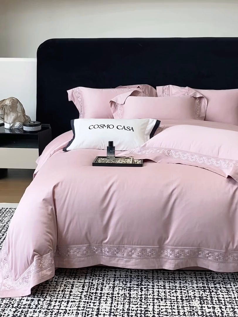 91家纺网 家纺一手货源 找家纺 星蕴家纺 2025新款双股长绒棉全棉纯棉刺绣四件套-柏林系列【最低控价券后288元！会员标准220，加大240，床笠+10元】 可可粉