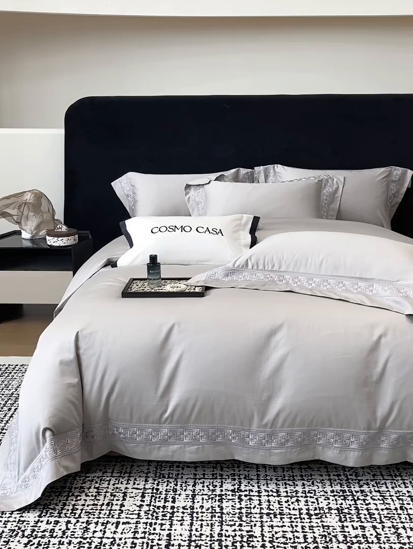 91家纺网 家纺一手货源 找家纺 星蕴家纺 2025新款双股长绒棉全棉纯棉刺绣四件套-柏林系列【最低控价券后288元！会员标准220，加大240，床笠+10元】 星空灰