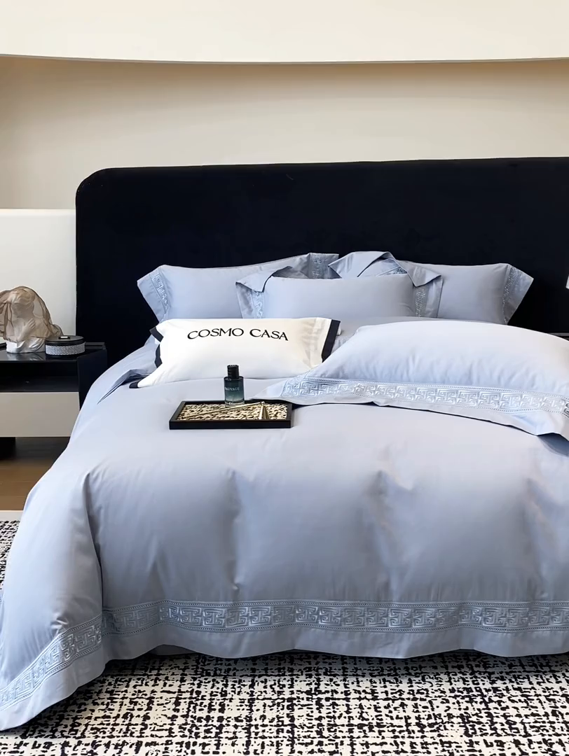 91家纺网 家纺一手货源 找家纺 星蕴家纺 2025新款100支双股长绒棉全棉纯棉刺绣四件套-柏林系列【最低控价券后288元！会员标准220，加大240，床笠+10元】 云山蓝