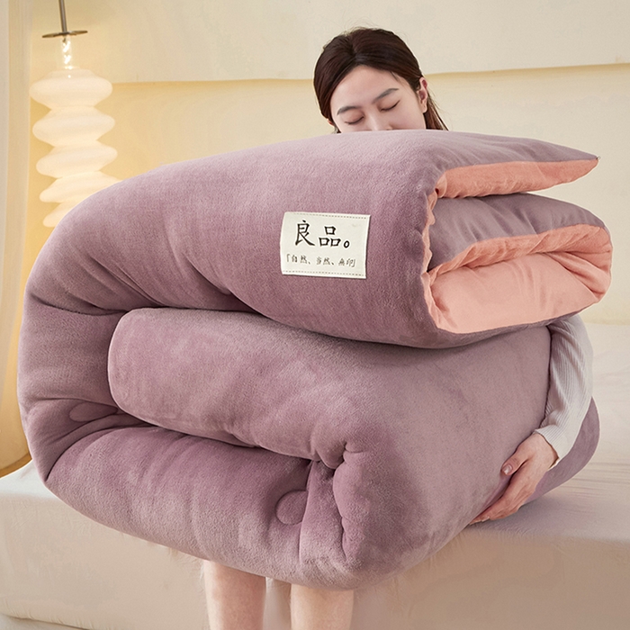 91家纺网 家纺一手货源 找家纺 牛魔王家居 2024新款双面牛奶绒加厚冬被被子被芯填充(白丝棉） 紫+粉色
