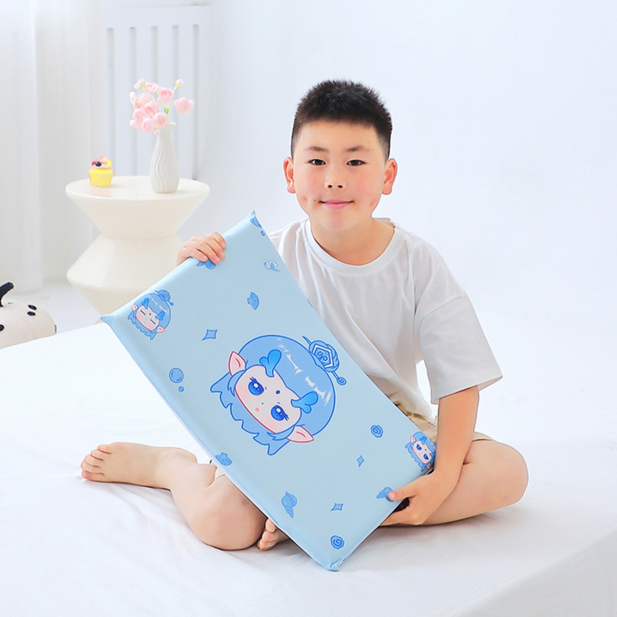 91家纺网 家纺一手货源 找家纺 八零年代 2025新款A类小凉皮儿童护颈枕慢回弹记忆枕学生午睡枕枕头枕芯 丙丙 30*50*5cm适合3-15岁