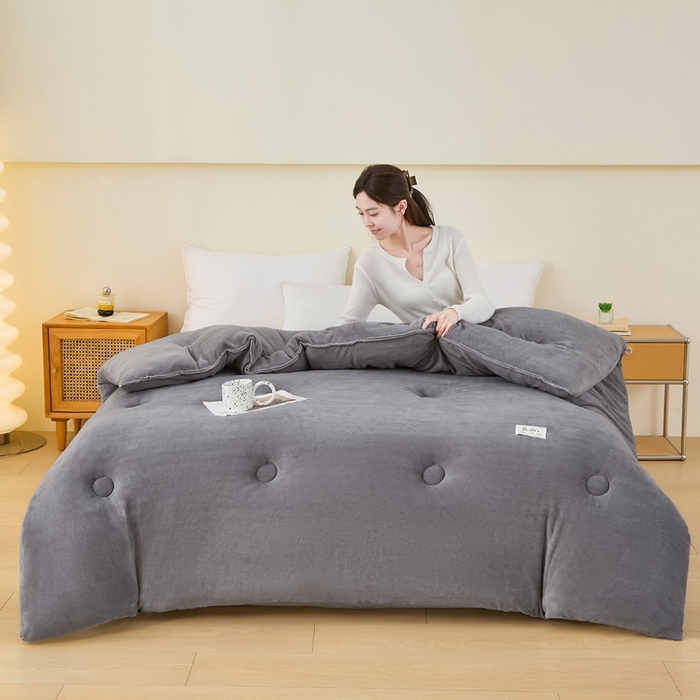 91家纺网 家纺一手货源 找家纺 牛魔王家居 2024新款双面牛奶绒加厚冬被被子被芯填充(白丝棉） 灰