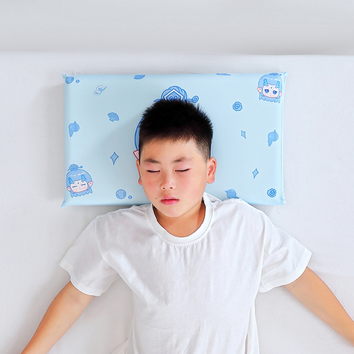 91家纺网 家纺一手货源 找家纺 八零年代 2025新款A类小凉皮儿童护颈枕慢回弹记忆枕学生午睡枕枕头枕芯 丙丙 30*50*5cm适合3-15岁