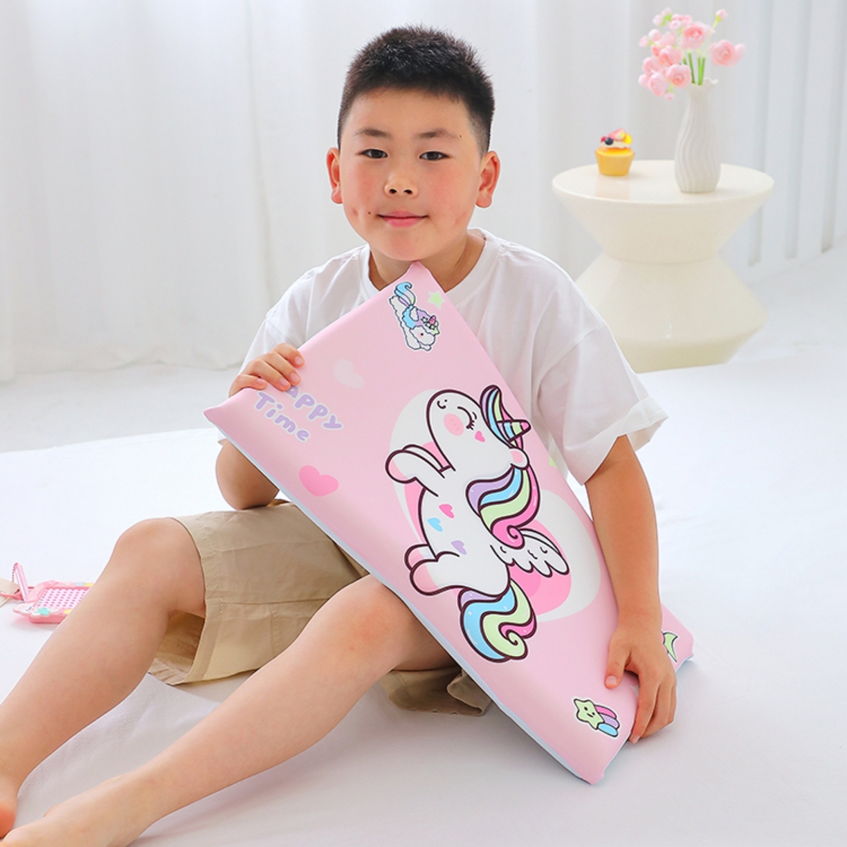 91家纺网 家纺一手货源 找家纺 八零年代 2025新款A类小凉皮儿童护颈枕慢回弹记忆枕学生午睡枕枕头枕芯 粉红马 30*50*5cm适合3-15岁