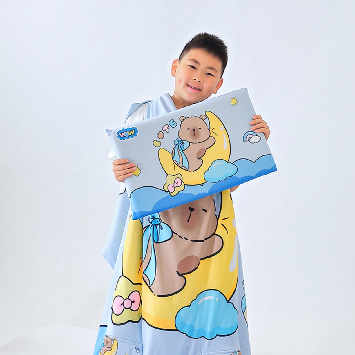 91家纺网 家纺一手货源 找家纺 八零年代 2025新款A类小凉皮儿童护颈枕慢回弹记忆枕学生午睡枕枕头枕芯 卡皮巴拉 30*50*5cm适合3-15岁