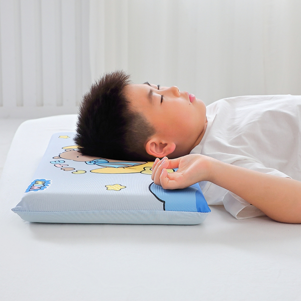 91家纺网 家纺一手货源 找家纺 八零年代 2025新款A类小凉皮儿童护颈枕慢回弹记忆枕学生午睡枕枕头枕芯 卡皮巴拉 30*50*5cm适合3-15岁