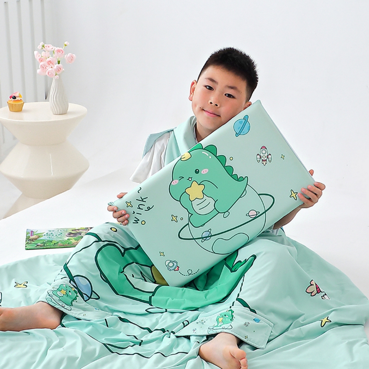 91家纺网 家纺一手货源 找家纺 八零年代 2025新款A类小凉皮儿童护颈枕慢回弹记忆枕学生午睡枕枕头枕芯 恐龙星星 30*50*5cm适合3-15岁