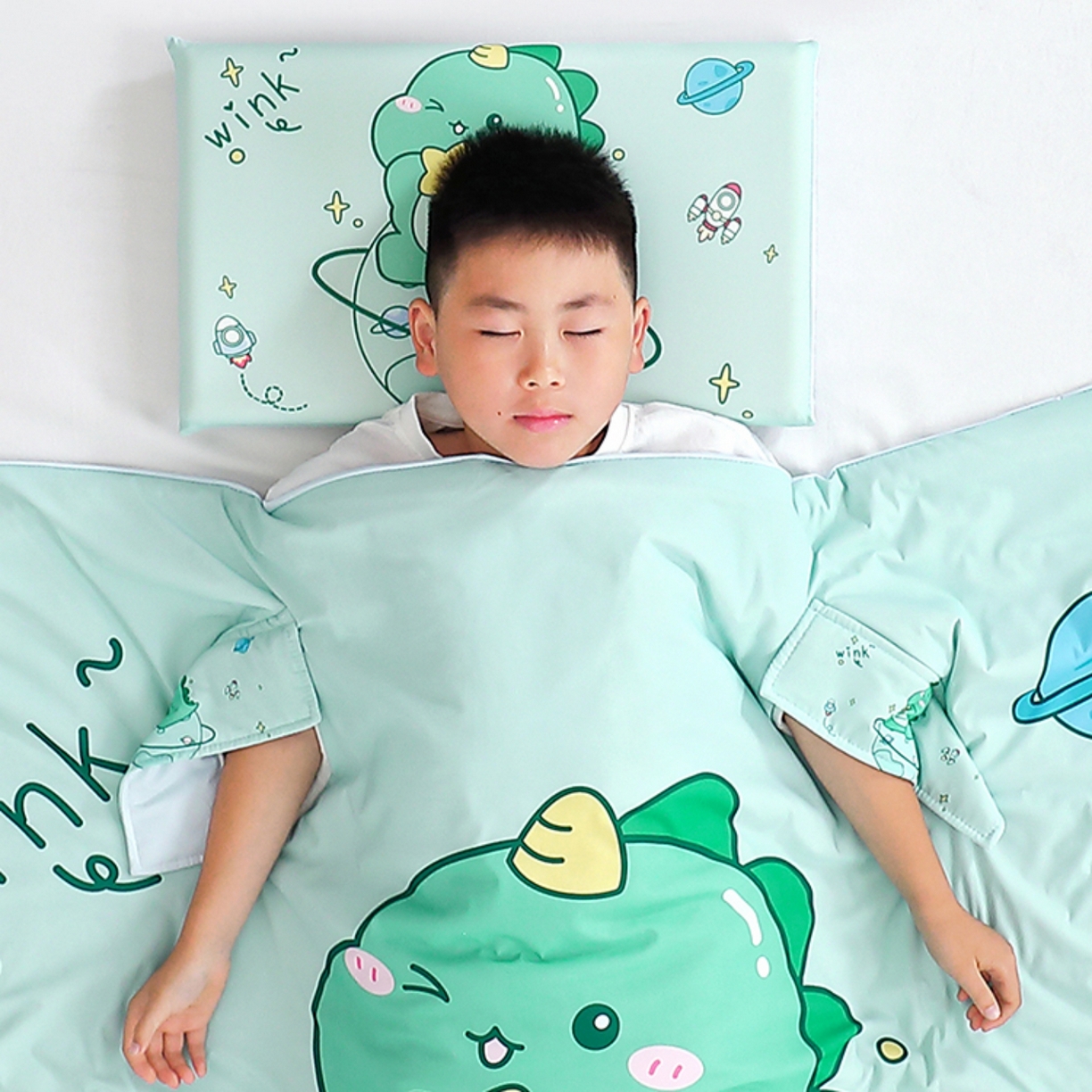 91家纺网 家纺一手货源 找家纺 八零年代 2025新款A类小凉皮儿童护颈枕慢回弹记忆枕学生午睡枕枕头枕芯 恐龙星星 30*50*5cm适合3-15岁