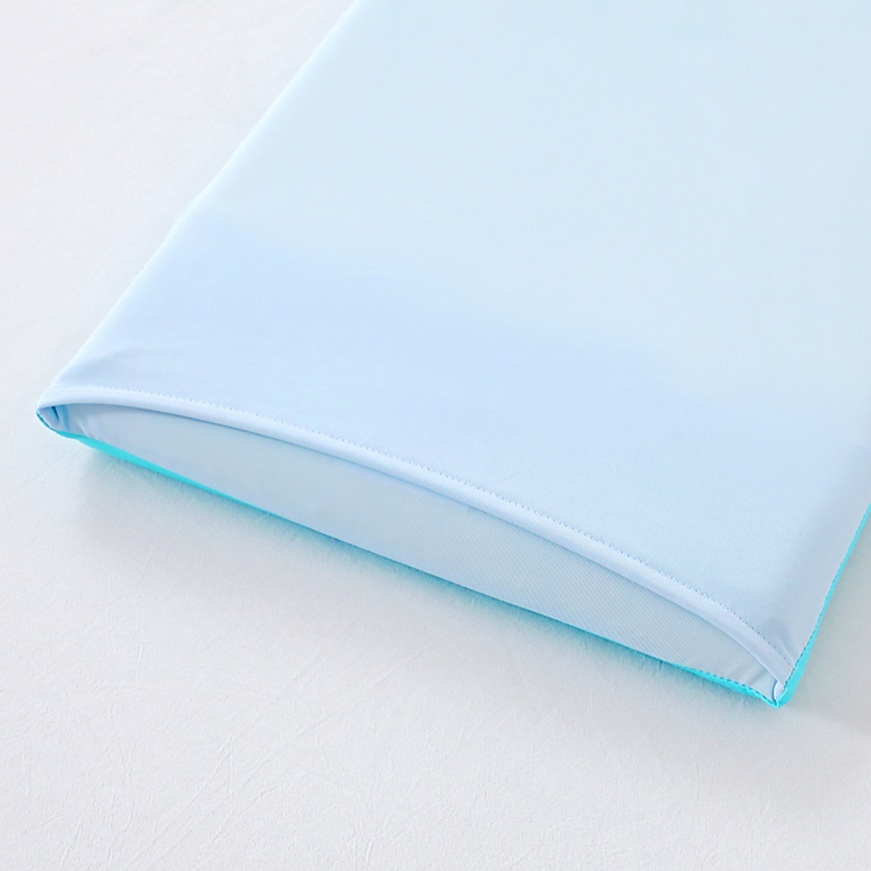 91家纺网 家纺一手货源 找家纺 八零年代 2025新款A类小凉皮儿童护颈枕慢回弹记忆枕学生午睡枕枕头枕芯 赛罗 30*50*5cm适合3-15岁