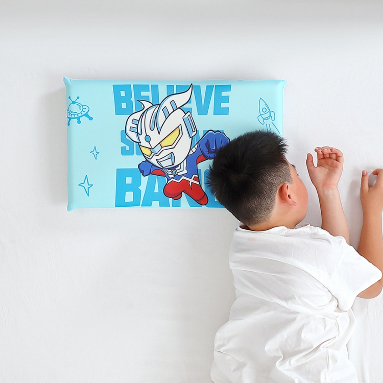 91家纺网 家纺一手货源 找家纺 八零年代 2025新款A类小凉皮儿童护颈枕慢回弹记忆枕学生午睡枕枕头枕芯 赛罗 30*50*5cm适合3-15岁