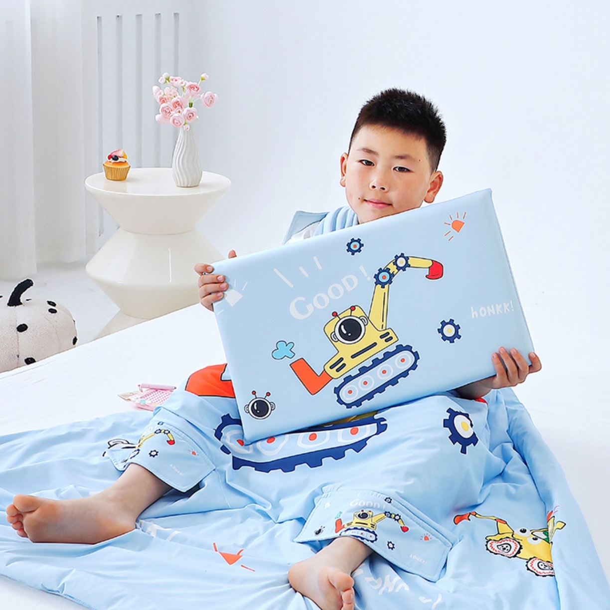 91家纺网 家纺一手货源 找家纺 八零年代 2025新款A类小凉皮儿童护颈枕慢回弹记忆枕学生午睡枕枕头枕芯 挖掘机 30*50*5cm适合3-15岁