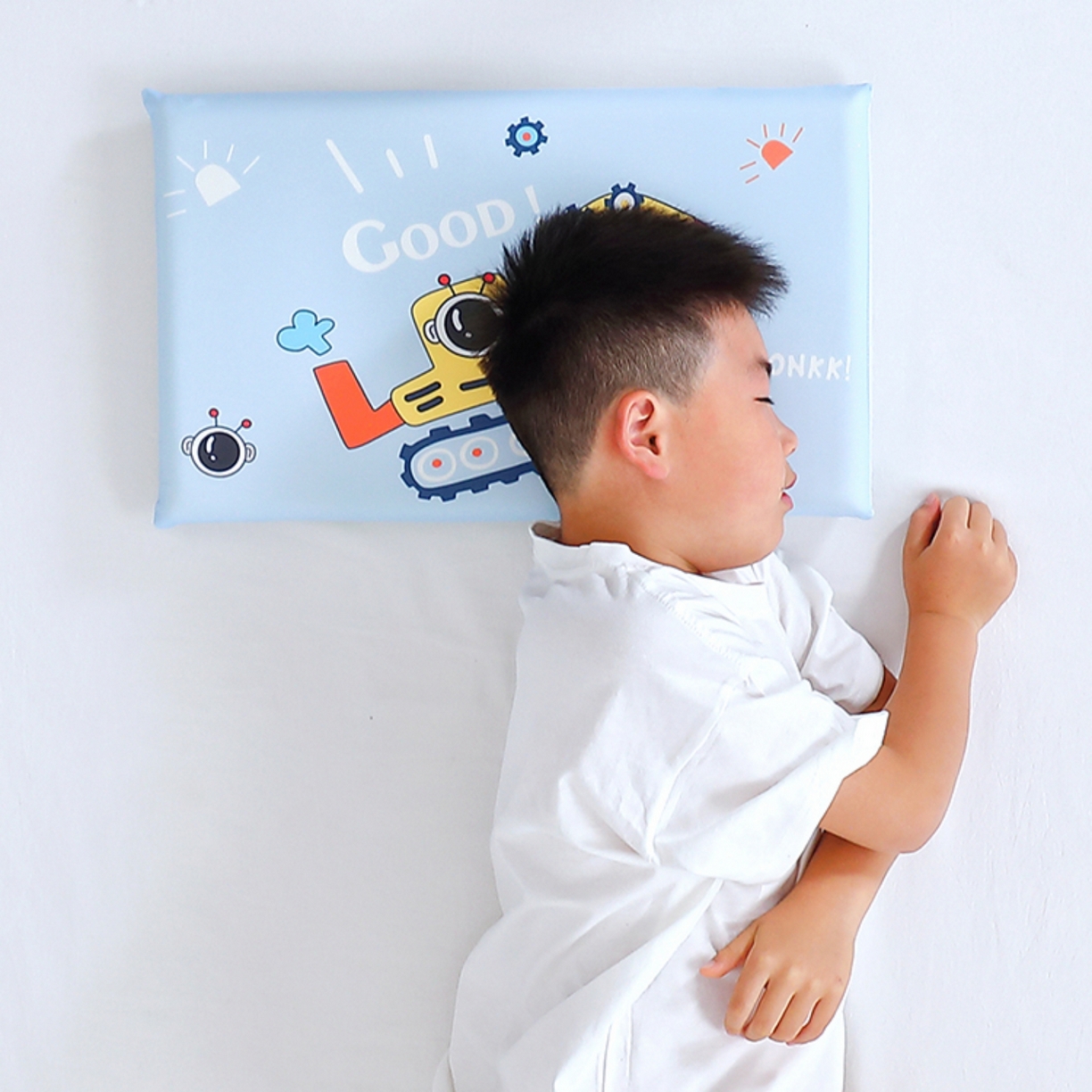 91家纺网 家纺一手货源 找家纺 八零年代 2025新款A类小凉皮儿童护颈枕慢回弹记忆枕学生午睡枕枕头枕芯 挖掘机 30*50*5cm适合3-15岁