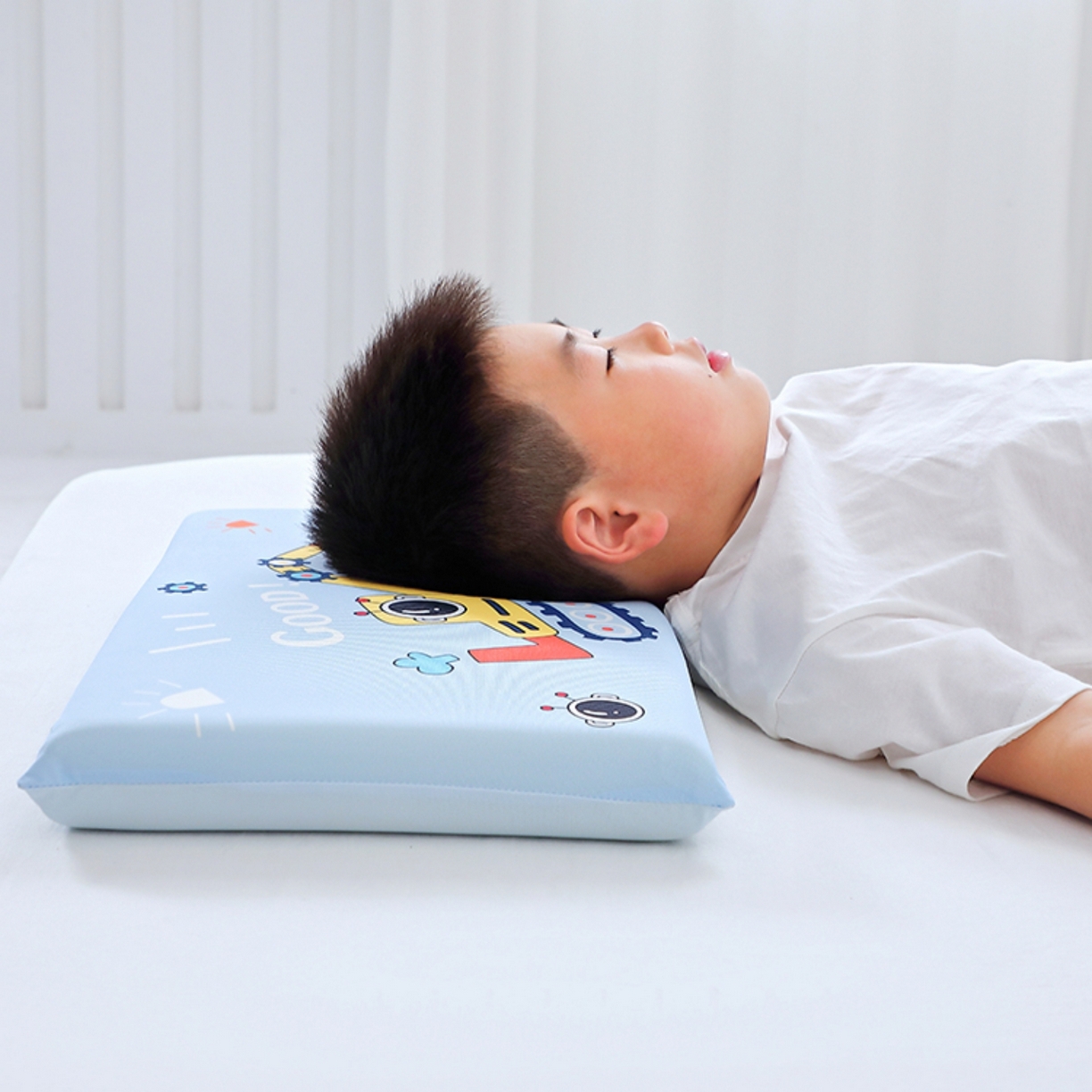 91家纺网 家纺一手货源 找家纺 八零年代 2025新款A类小凉皮儿童护颈枕慢回弹记忆枕学生午睡枕枕头枕芯 挖掘机 30*50*5cm适合3-15岁