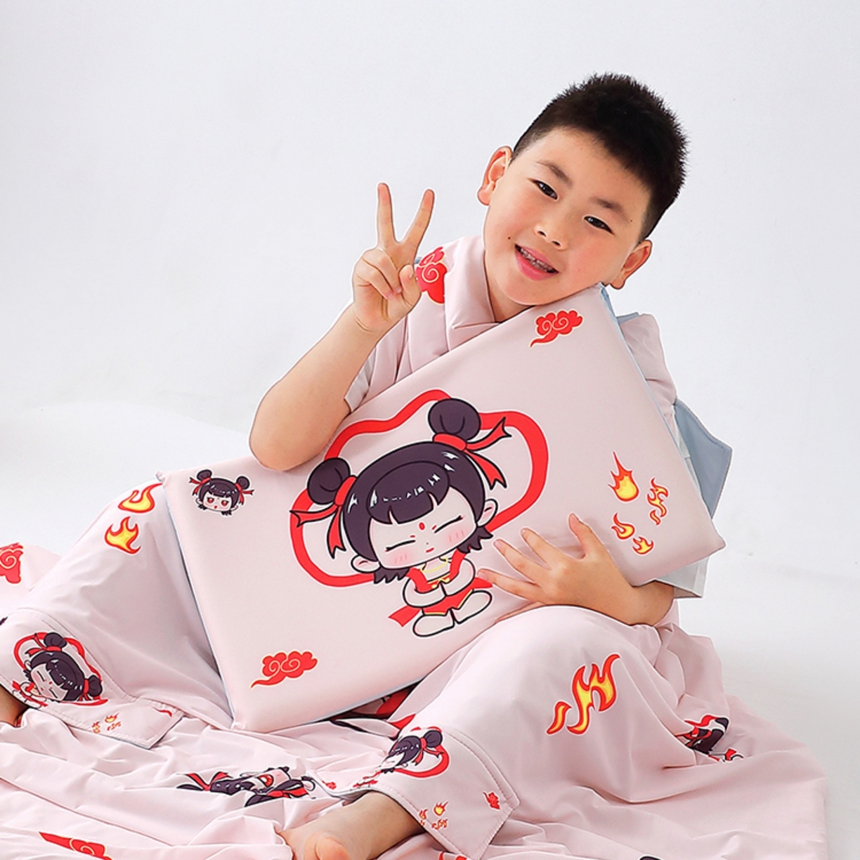 91家纺网 家纺一手货源 找家纺 八零年代 2025新款A类小凉皮儿童护颈枕慢回弹记忆枕学生午睡枕枕头枕芯 吒儿 30*50*5cm适合3-15岁