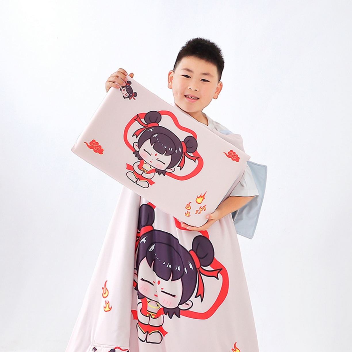 91家纺网 家纺一手货源 找家纺 八零年代 2025新款A类小凉皮儿童护颈枕慢回弹记忆枕学生午睡枕枕头枕芯 吒儿 30*50*5cm适合3-15岁