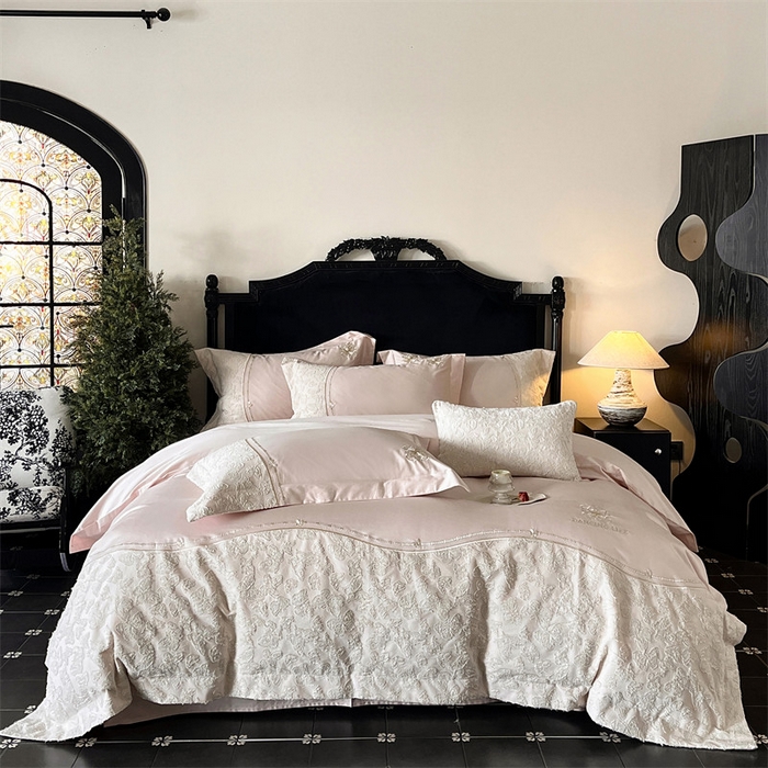 91家纺网 家纺一手货源 找家纺 （总）鼎飞家纺 2025新款长绒棉纯棉刺绣雕花四件套-蝶舞花语