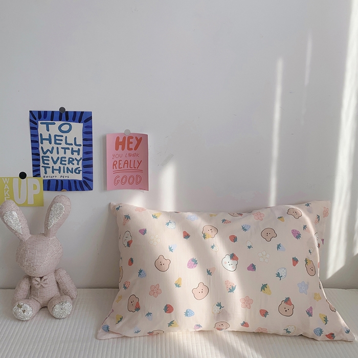 91家纺网 家纺一手货源 找家纺 柚可家居 2024新款全棉双层纱枕套-卡通系列 草莓波波粉