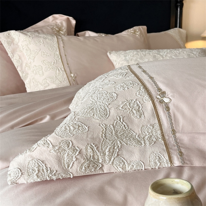 91家纺网 家纺一手货源 找家纺 鼎飞家纺 2025新款长绒棉纯棉刺绣雕花四件套-蝶舞花语 蝶舞花语-蜜汁粉