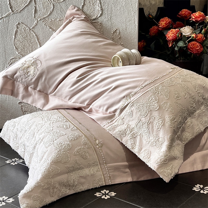 91家纺网 家纺一手货源 找家纺 鼎飞家纺 2025新款长绒棉纯棉刺绣雕花四件套-蝶舞花语 蝶舞花语-蜜汁粉